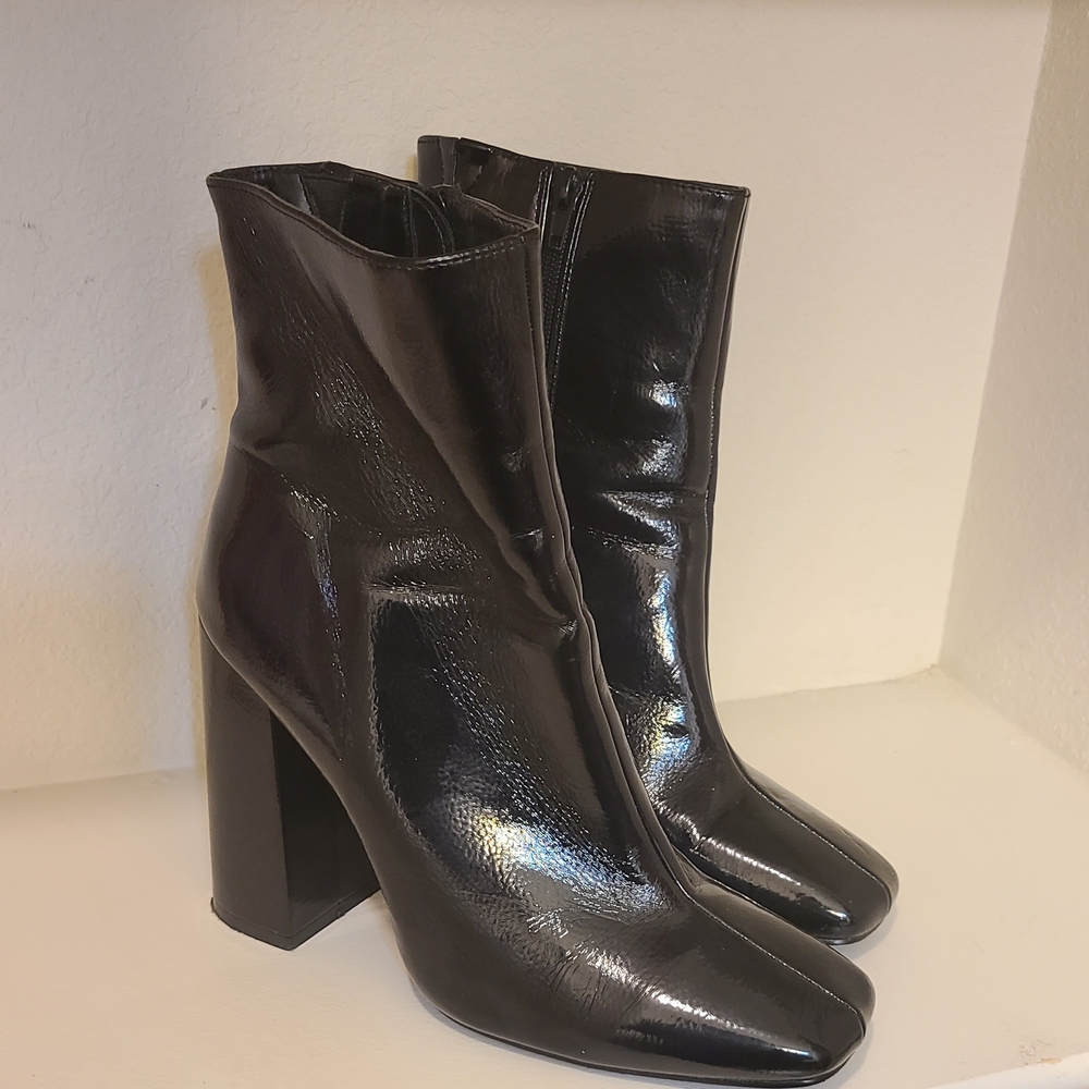 Liliana Shiny Black Boots